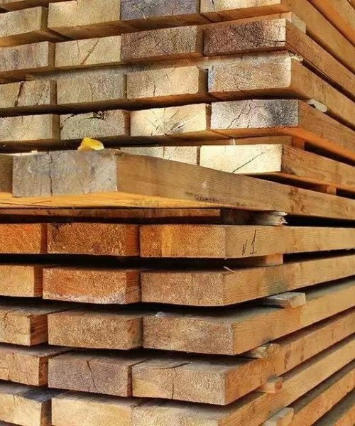 Обрезная доска из лиственницы 40x100x6000 мм Обрезная доска из лиственницы 40x100x6000 мм